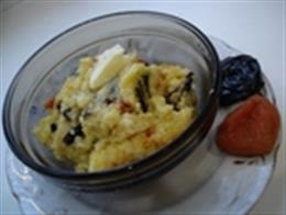 Кукурузная каша с курагой и черносливом