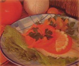 Морской окунь с овощами.