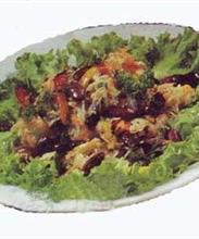 Слоеный салат с черносливом